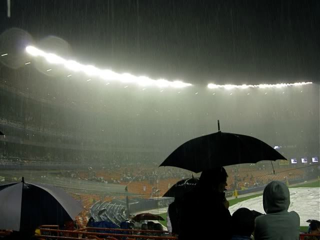 Rain delay at Shea stadium