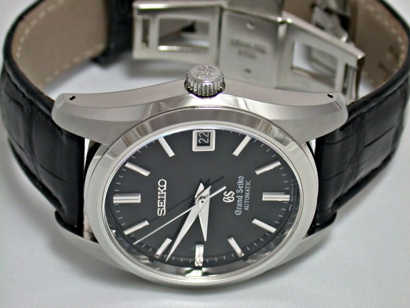 http://i147.photobucket.com/albums/r296/chiukh2007/Grand%20Seiko/DSCN4703.jpg