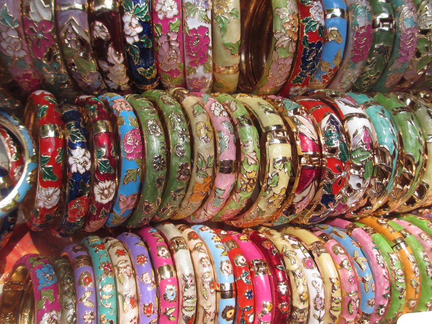  photo Chinese-market-Xian-bangles_zpsxdrsappp.jpg