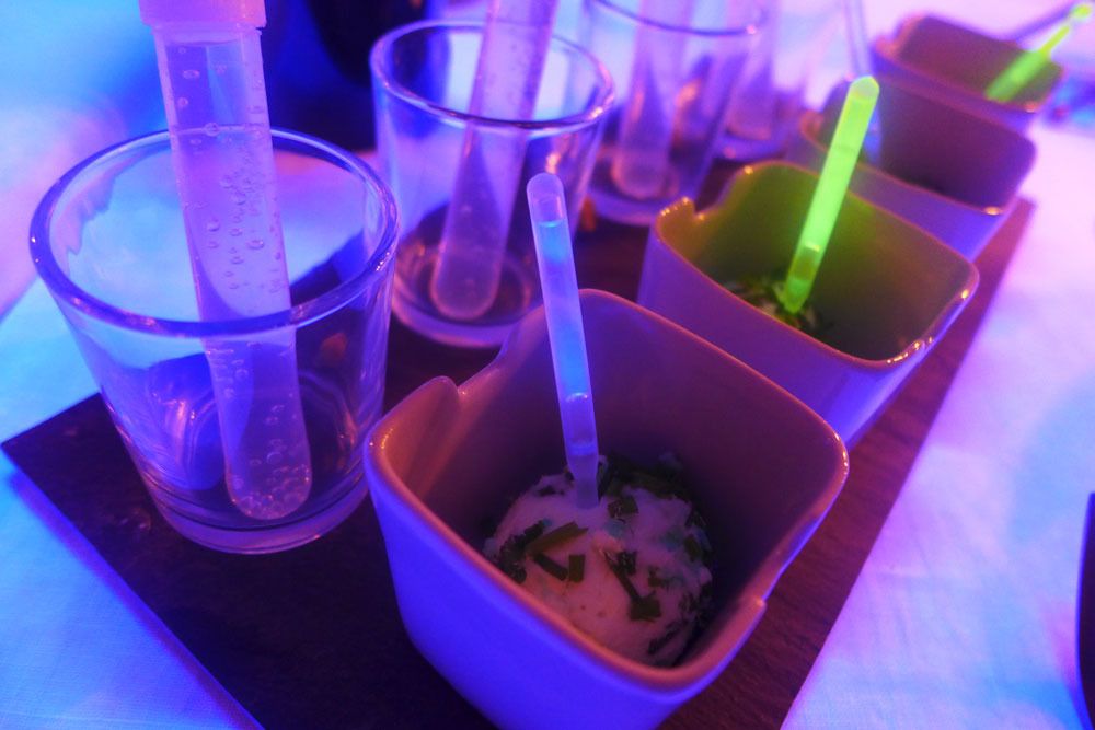  photo blacklight-dinner-party-amuse_zps7dfmsibi.jpg