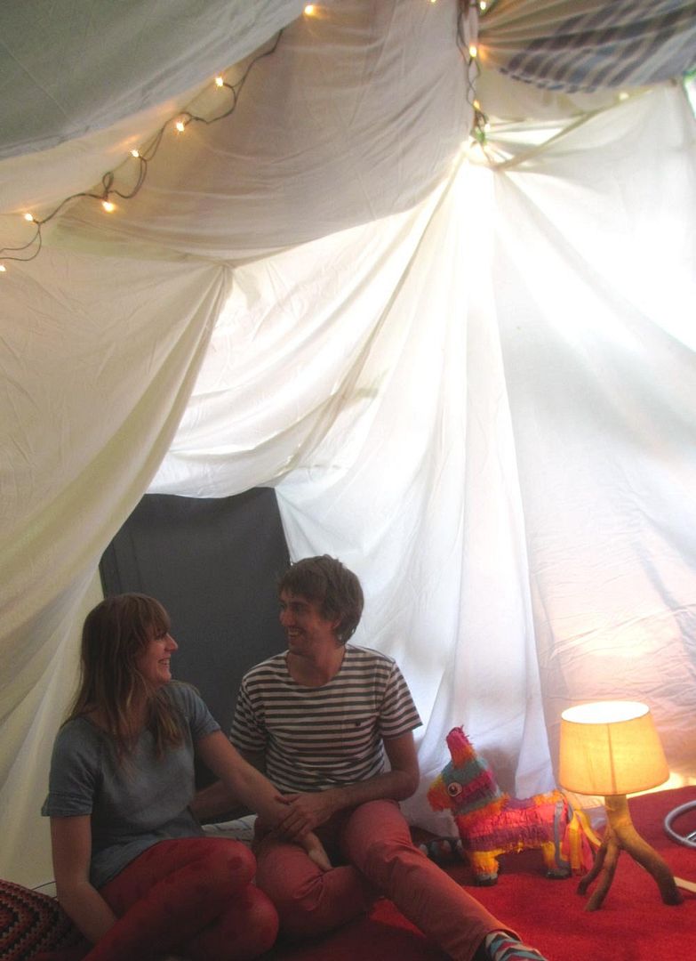  photo blanket-fort-brithday_zpskfsxrvov.jpg