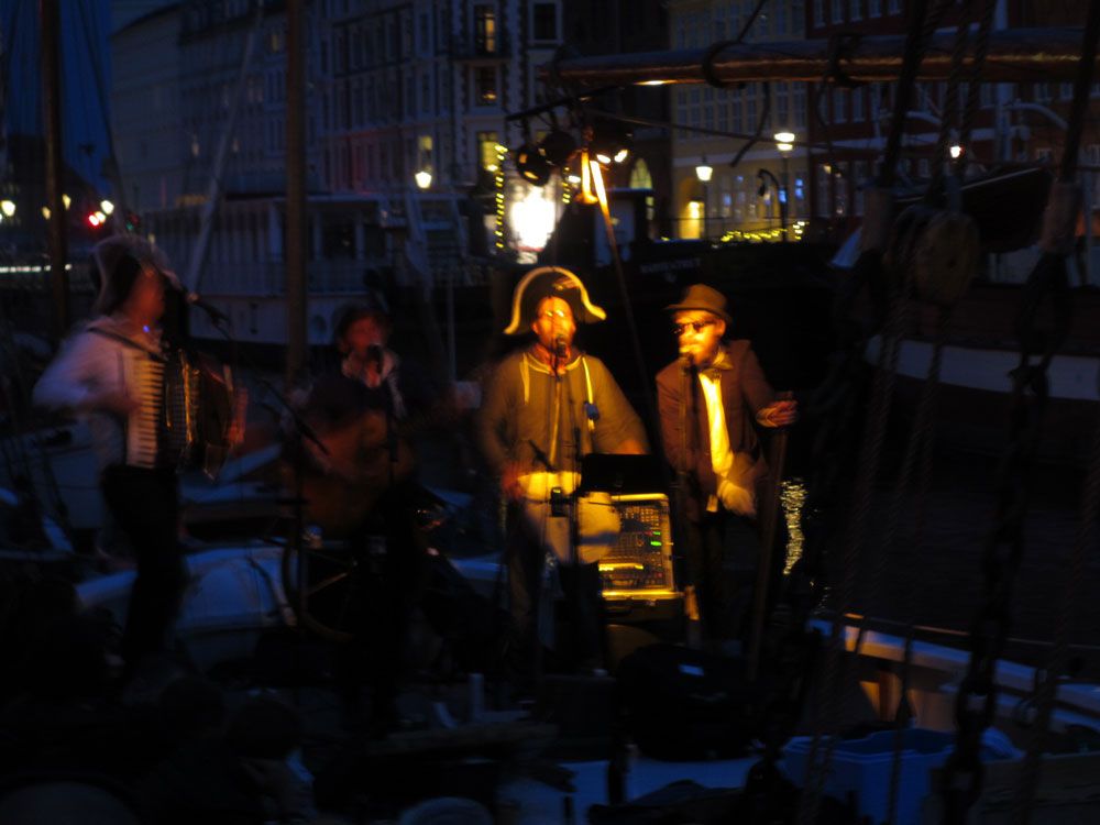  photo copenhagen-harbor-night-singing-pirates_zps1342026b.jpg