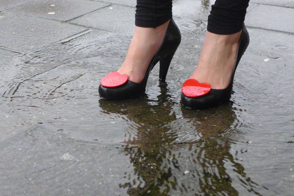  photo melissa-vivienne-westwood-shoes-hearts-rain-puddle_zpsgxlgufhn.jpg