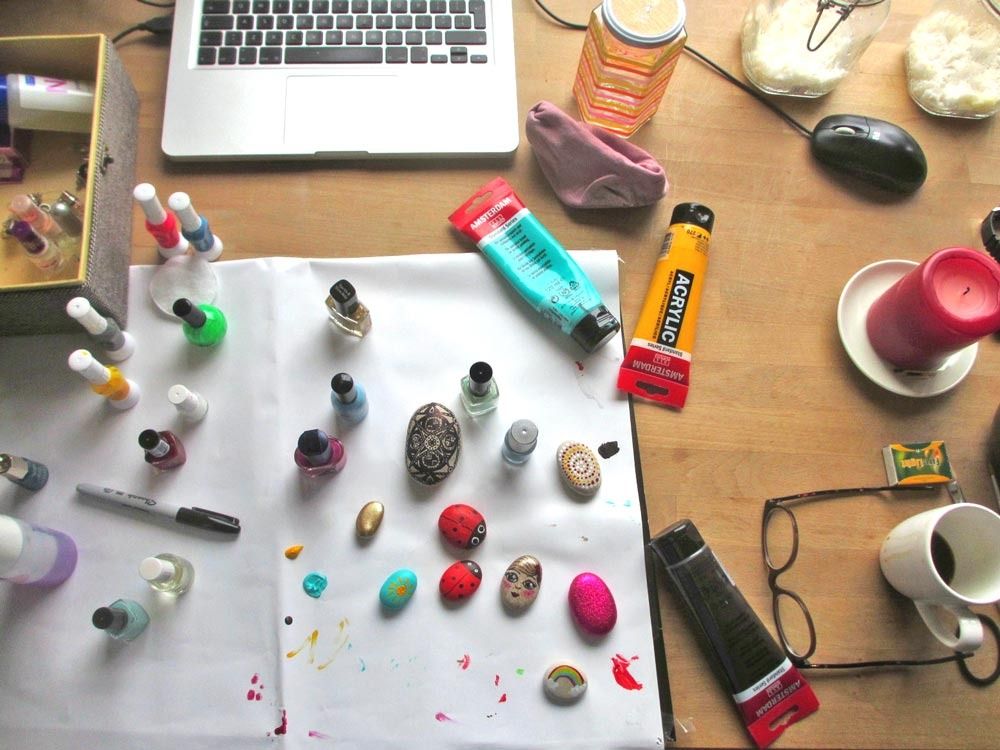  photo painting-stones-desk_zpstyzvizuv.jpg