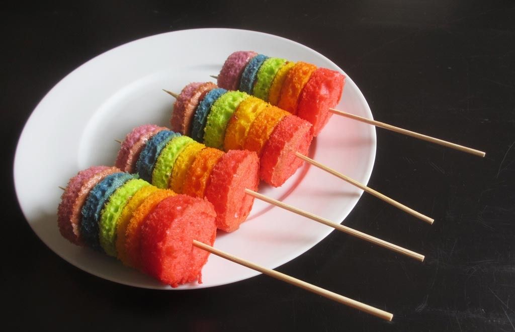  photo rainbow-cake-on-a-stick_zpsmuocbtub.jpg
