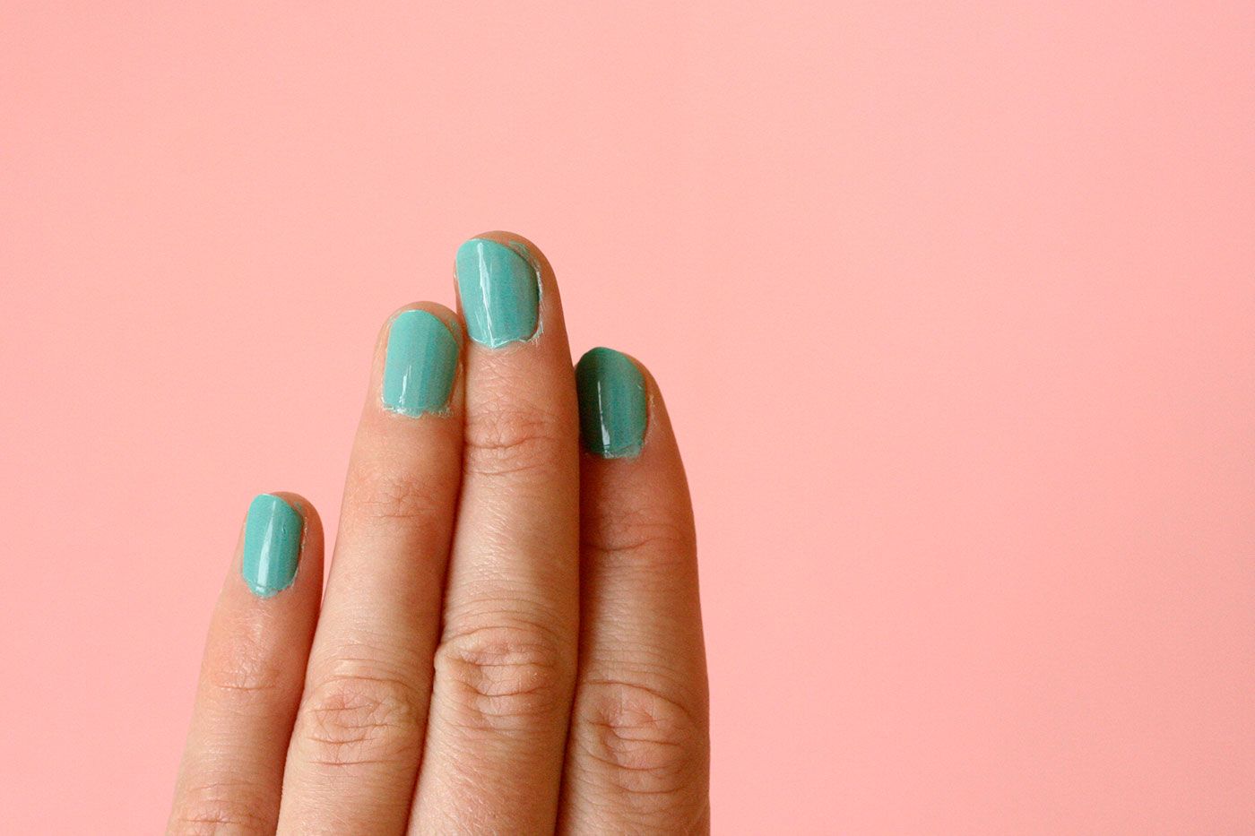  photo turqoise-nailpolish-2_zps0d6ed152.jpg