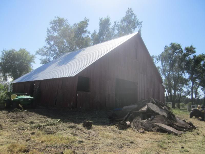 barnoutside.jpg