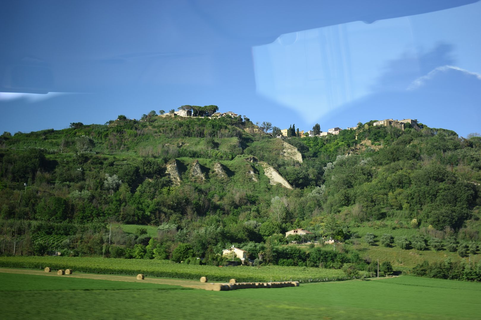  photo First views of Tuscany from the coach 4_zpstnfuhwjf.jpg
